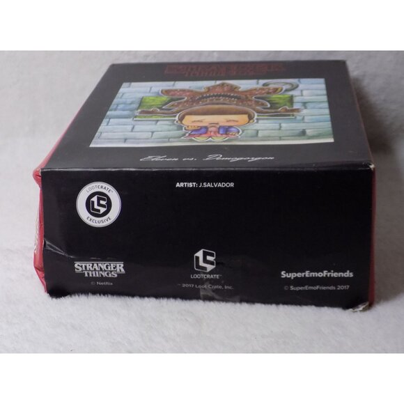 Stranger Things Eleven vs Demogorgon Figure - Loot Crate Exclusive! - Picture 3 of 6